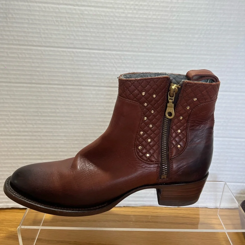 Denver Womens Boots Rodeo‎ size 8.5 With bright details